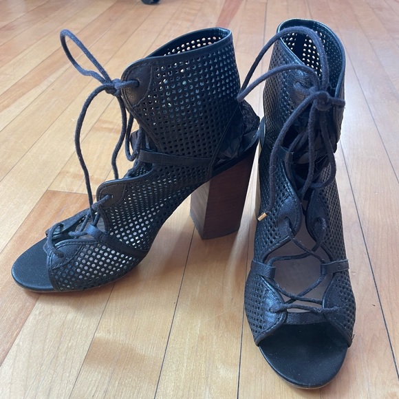 Aldo sandals - Picture 1 of 4